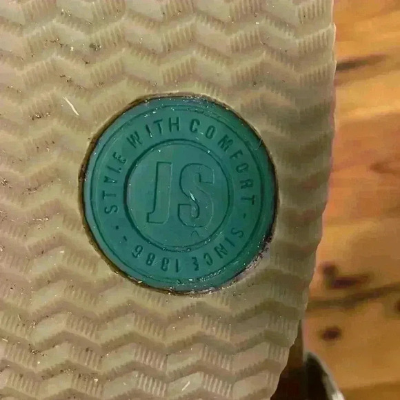 Josef Seibel The European Comfort Shoe grey Sandals with Silver Buttons size 38 - Picture 5 of 9